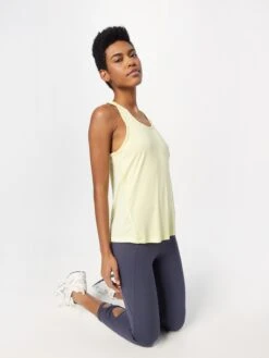 Marika Maillots Haut De Sport RENATA Femme Jaune Clair -Marika Soldes Boutique 6e4811172ea5b5e58443c6b3742c8c3c